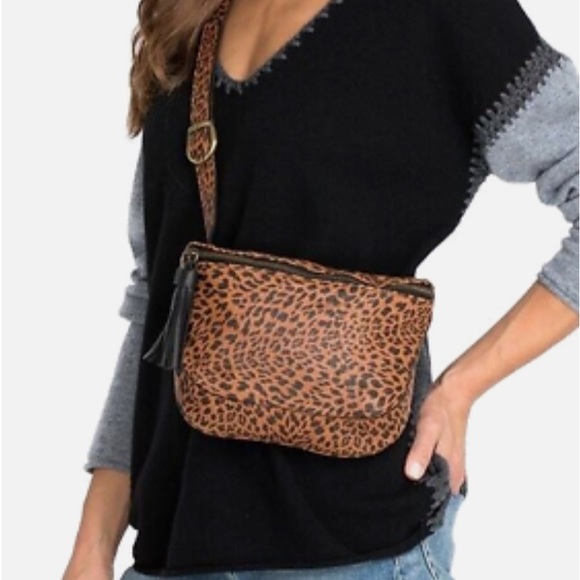 Johnny Was leopard print belt bag also can be warm as a cross body - Picture 2 of 8